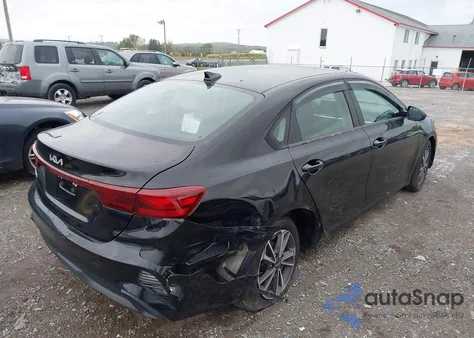 2023 Kia Forte Lxs z USA, uszkodzony, nr VIN 3KPF24AD5PE523030